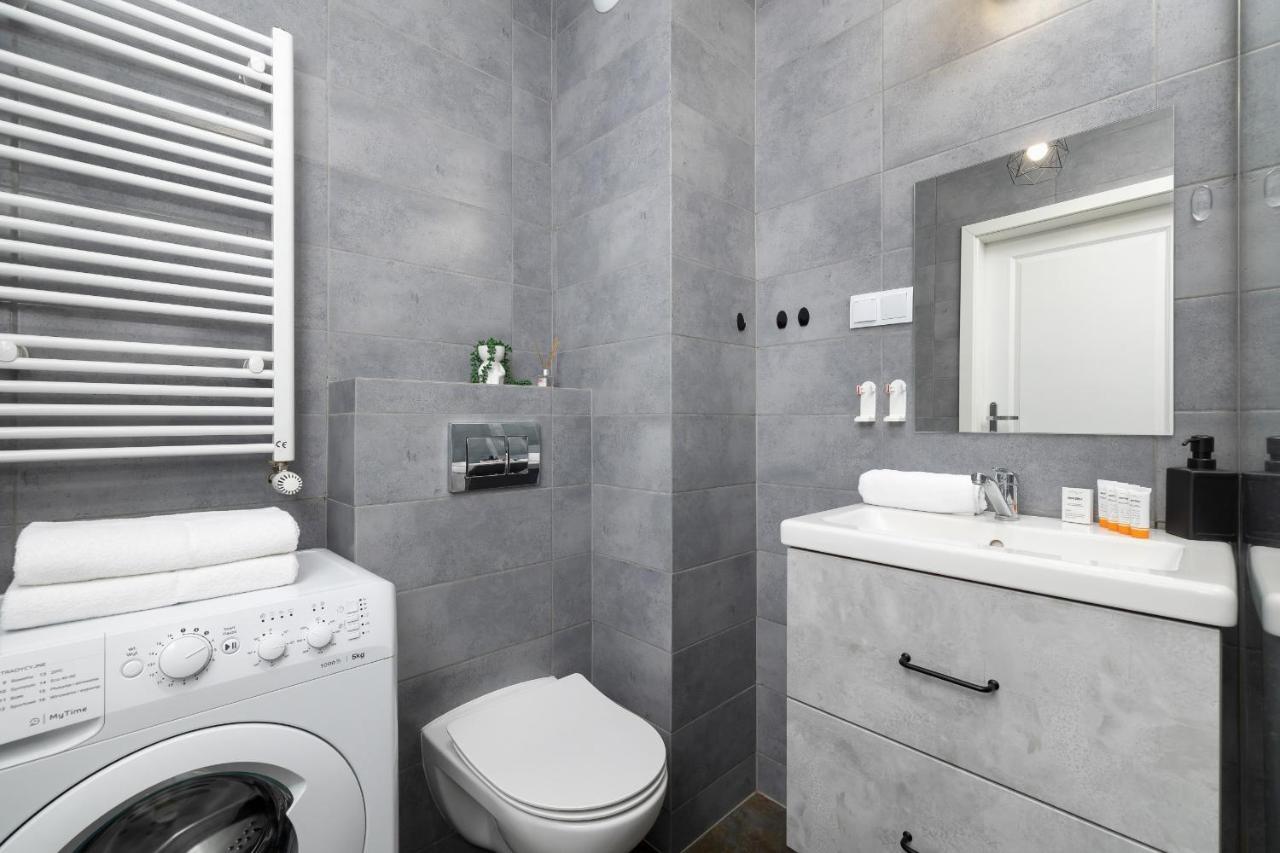 Comfy Apartment Pachonskiego With Parking In Krakow By Noclegi Renters מראה חיצוני תמונה